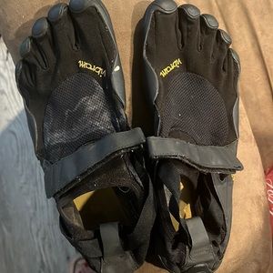 Vibram 5 toe Shoes